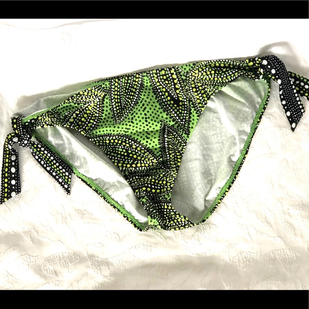 Island Escape Cute Bikini Bottom 12